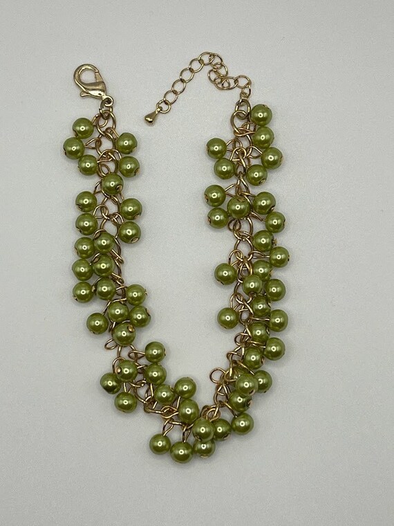 8.5" green pearl bracelet