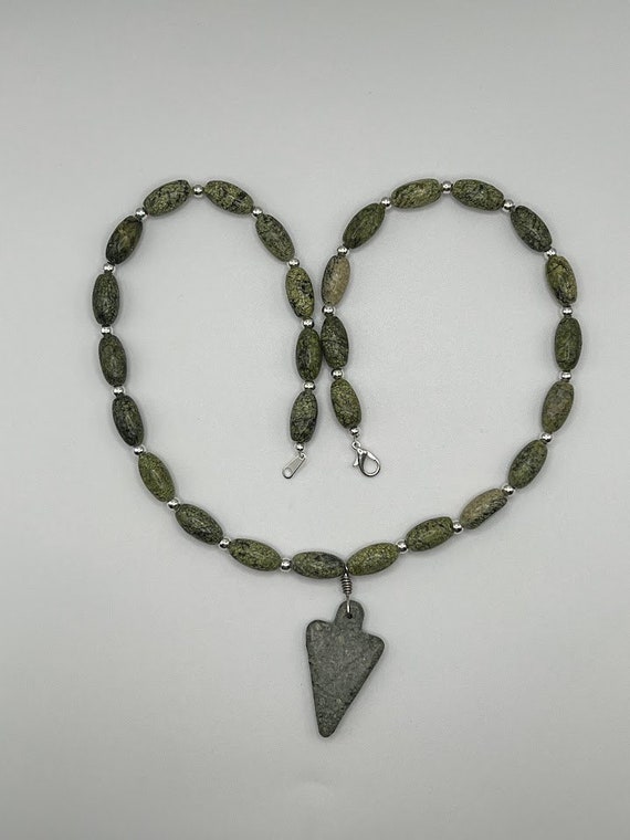 21" serpentine necklace with arrowhead drop