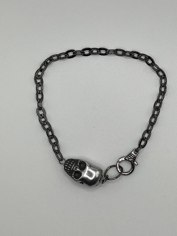 10" gunmetal skull bracelet