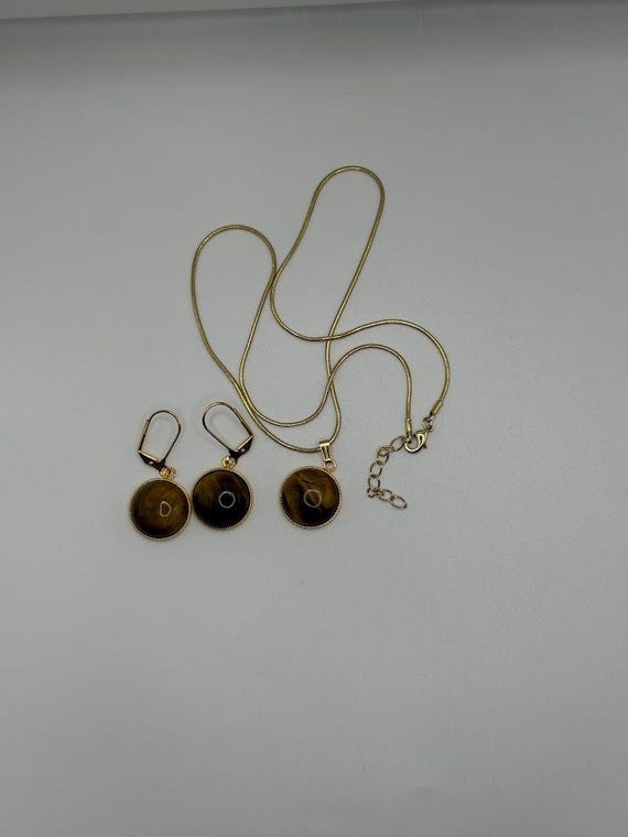 Tiger's eye pendant and earrings set
