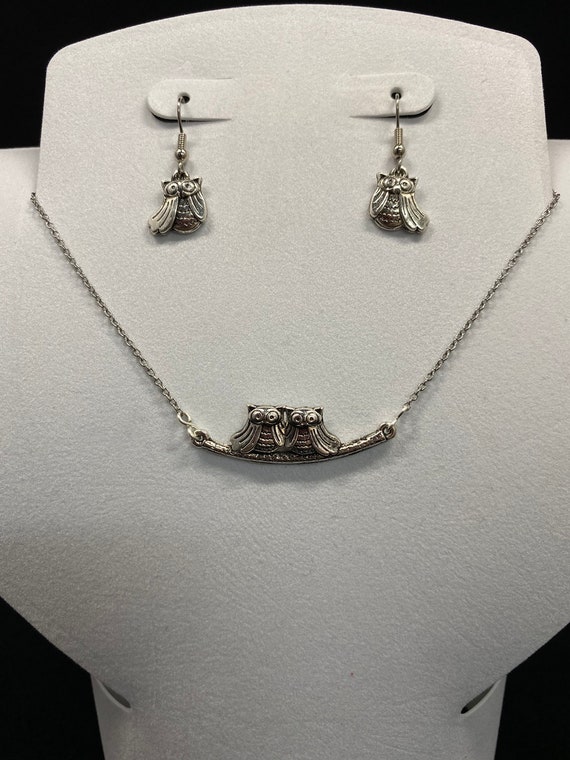 18" owls necklace and earring set