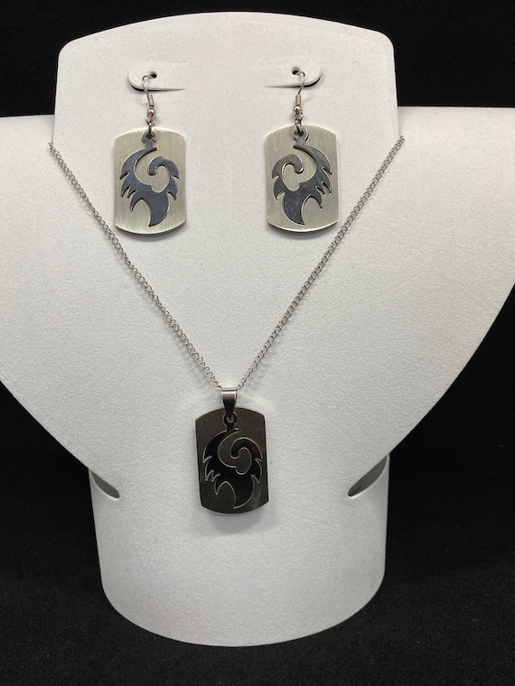 18" flame cutout pendant and earring set