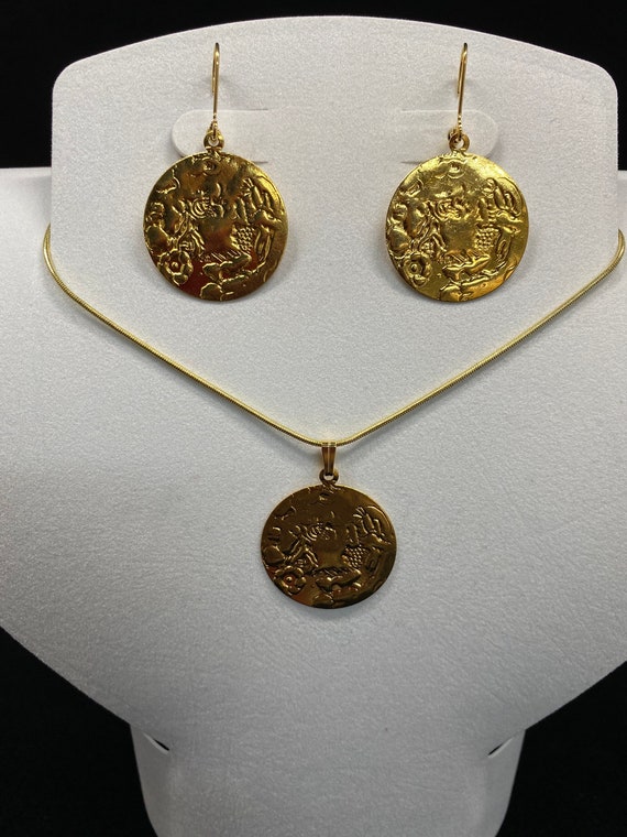 24" gold hammered disc pendant and earring set