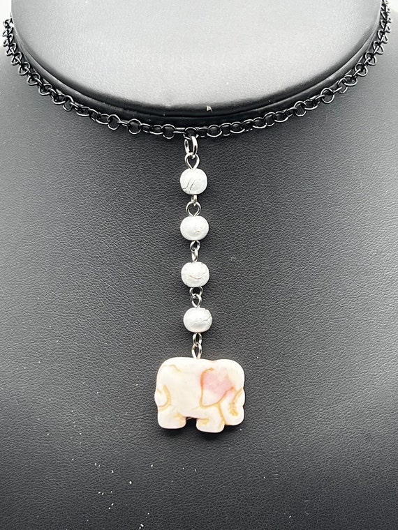 18" howlite pendant on black chain