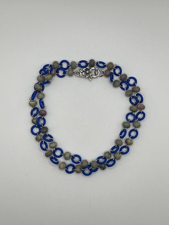 27" matte quartz and blue rubber ring necklace