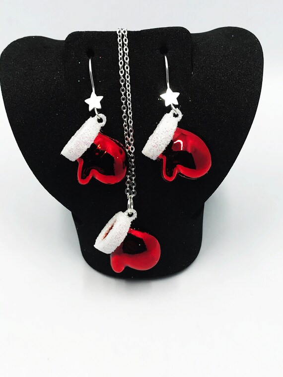 Glitter mitten, hat, or stocking necklace/earring set