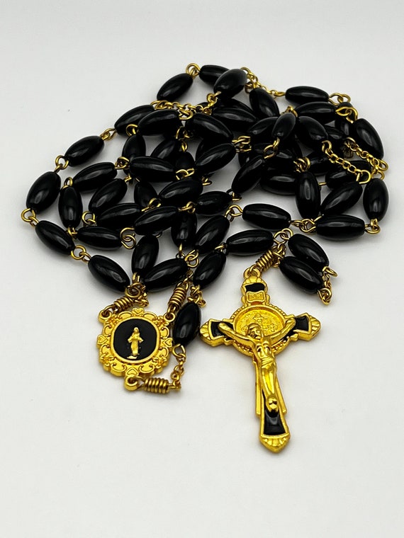 30.5" black oval bead and enamel center/crucifix set