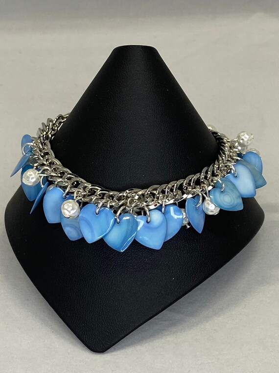 8" Blue hearts bracelet