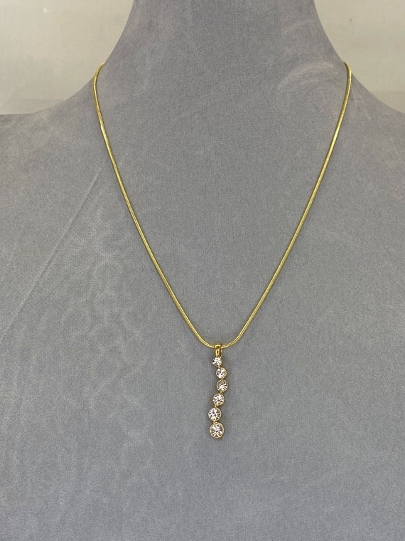 18"  gold and crystal pendant necklace