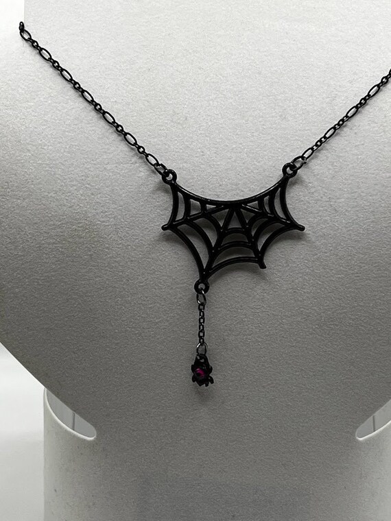 18" black spider web necklace with 2" extender