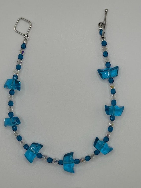 10" blue glass bracelet