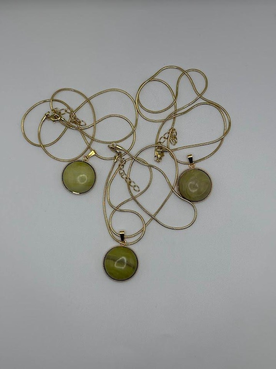 18" serpentine pendant necklace
