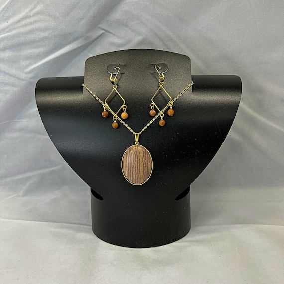 18" picture jasper pendant and earring set on gold