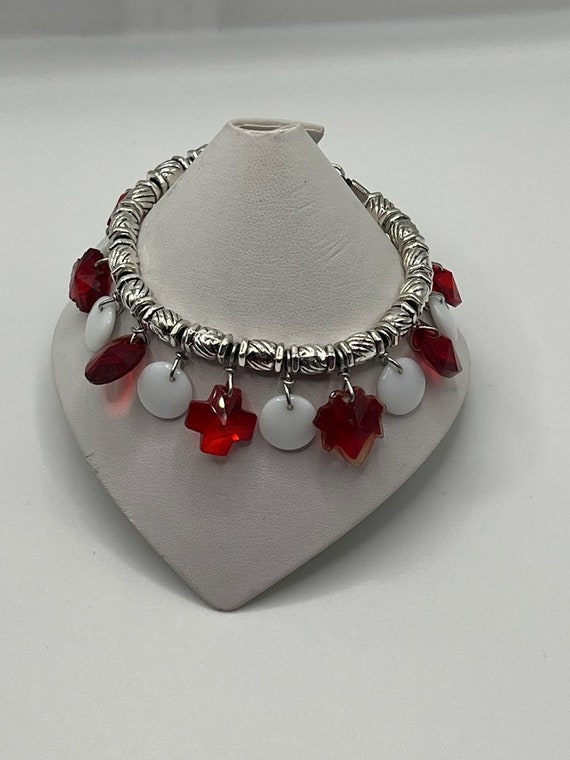 8" red and white glass drop charm bracelet
