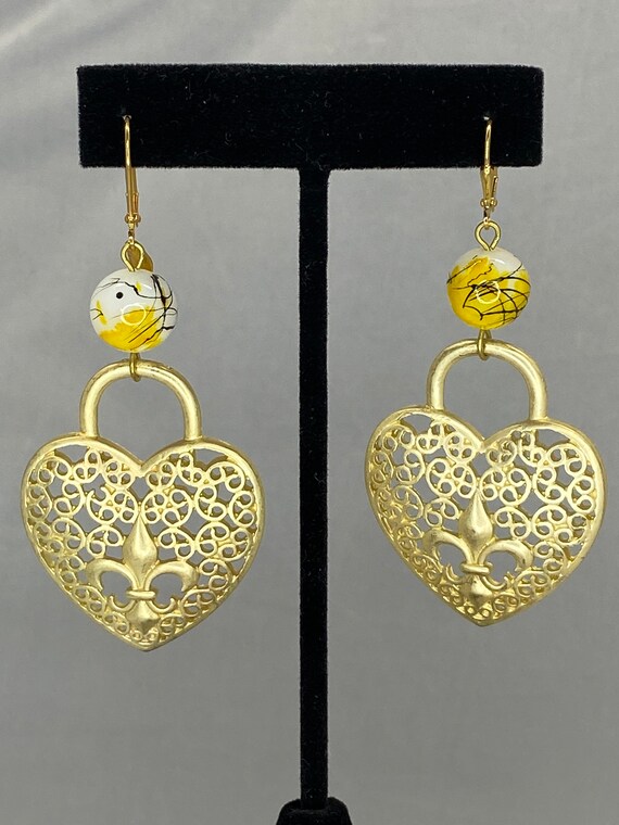 Heart dangle earrings