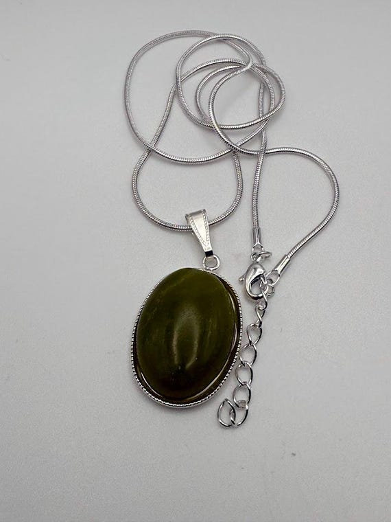 18" serpentine pendant
