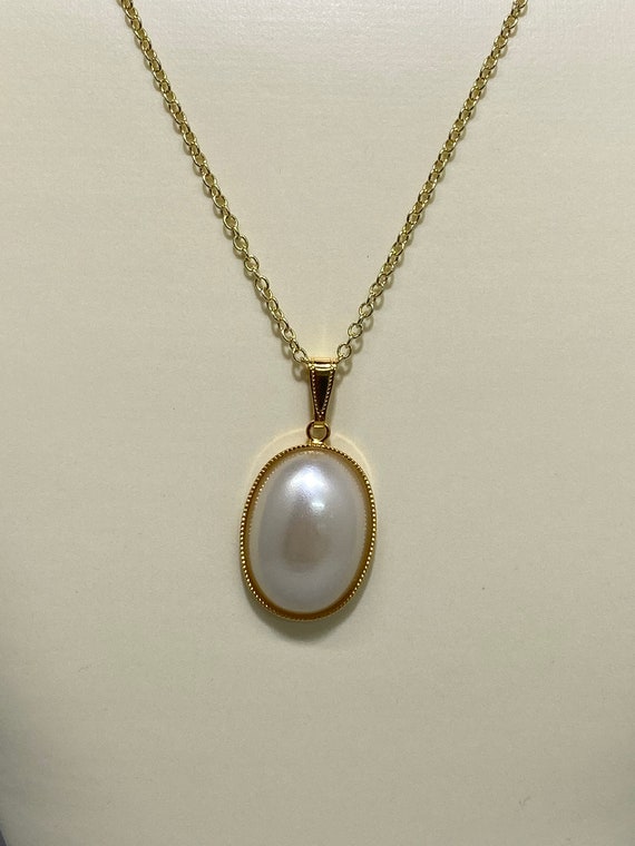 20" pearl pendant