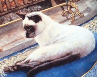 SLUMBERING SIAMESE Franklin Mint Siamese Collection by Daphne Baxter