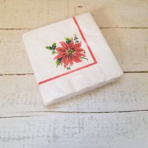 Vintage New Old Stock Poinsettia Holiday/Christmas Paper Napkins ~ 20 Napkins in Sealed Package ~ Vintage Decorative Napkins ~Floral Napkins