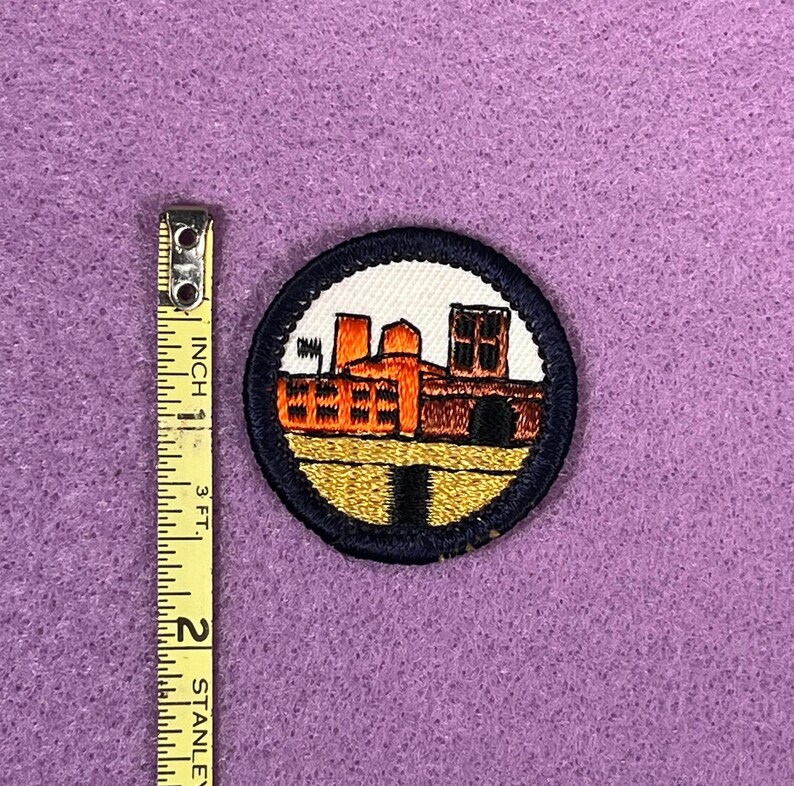 Parche vintage para banda de Girl Scout / Estilo insignia de los años 80 Buildings