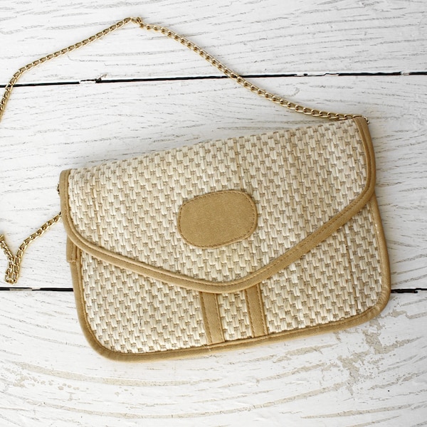 Woven envelope shoulder bag Vintage beige vegan leather minimalist handbag with chain strap