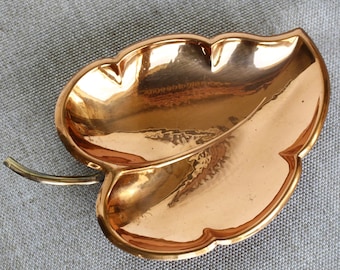 Vintage copper leaf trinket dish Rustic footed metal ring holder Jewelry catchall bowl