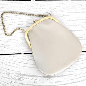 Vegan leather kiss lock coin purse Vintage small off white wristlet with chain handle