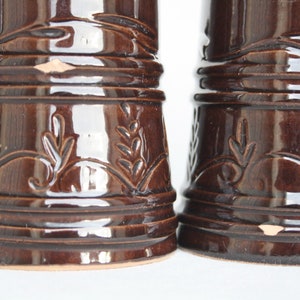 Chope à bière rustique Mug ethnique en céramique, poterie vintage des années 70, glaçure française ancienne chope de cuisine chope pub bar cuisine de campagne grande étagère image 8