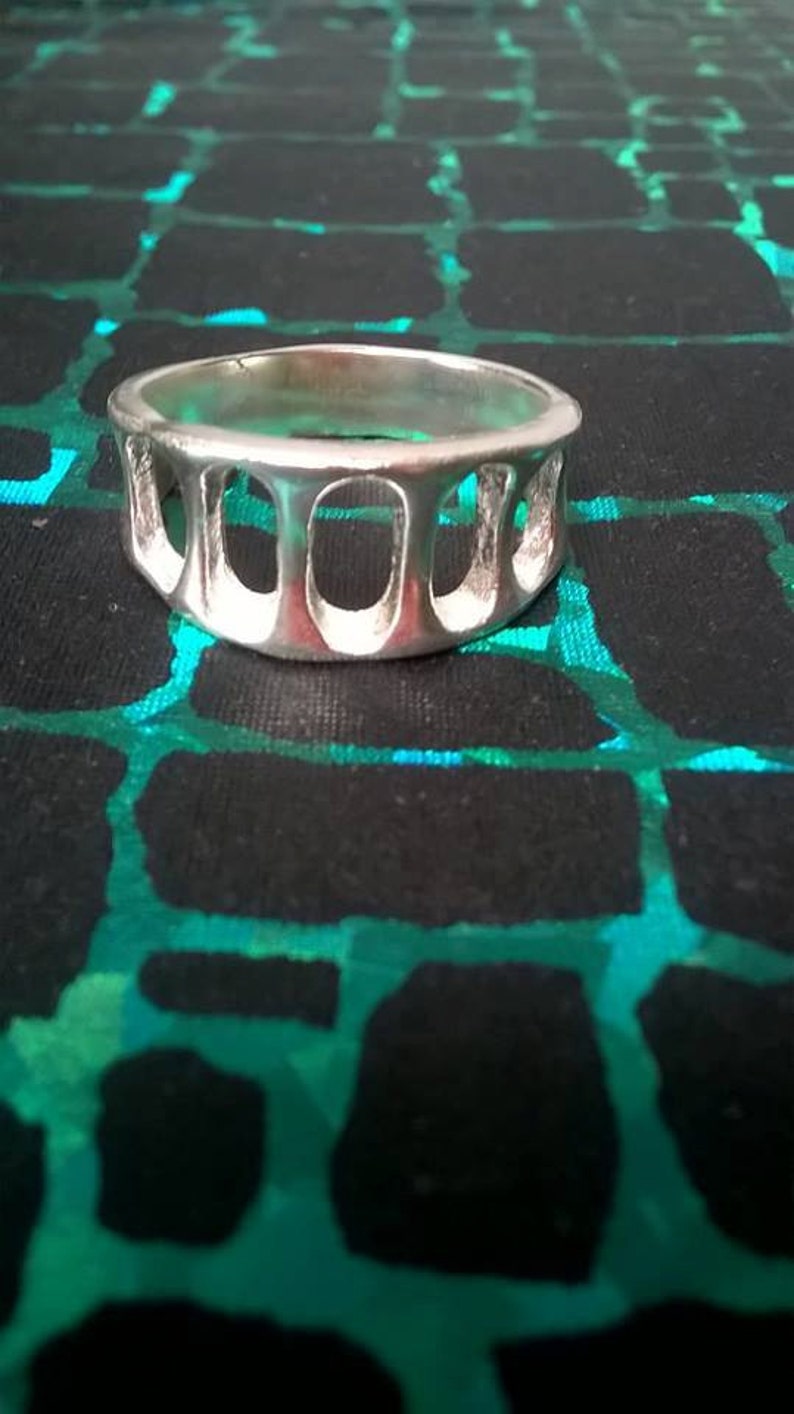 925 solid silver decorative ring SIZE P