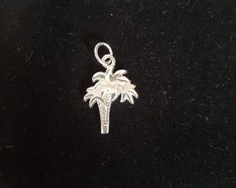 Stunning 925 silver palm tree pendant