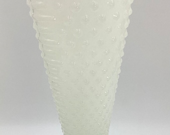 Beautiful RARE Vintage Anchor Hocking White Milk Glass Hobnail Trumpet Style Vase Housewarming/Mother’s Day Gift Decor (H9-16)