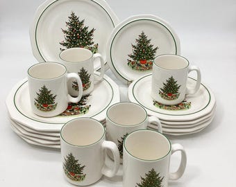 Pfaltzgraff Heritage Christmas; 18-Piece Set; Festive Serving Dish; Vintage Holiday Dishes; Replacement Heritage (TBL- 1135)