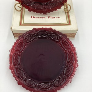 Set 2 Ruby Red Avon Dessert Plates Gift Set Friend Red Plates Dessert Collectible Plates Decorative Tableware Housewarming Gift Plate (J9-5)