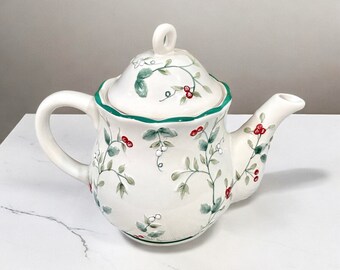 Pfaltzgraff winterberry teapot clearance
