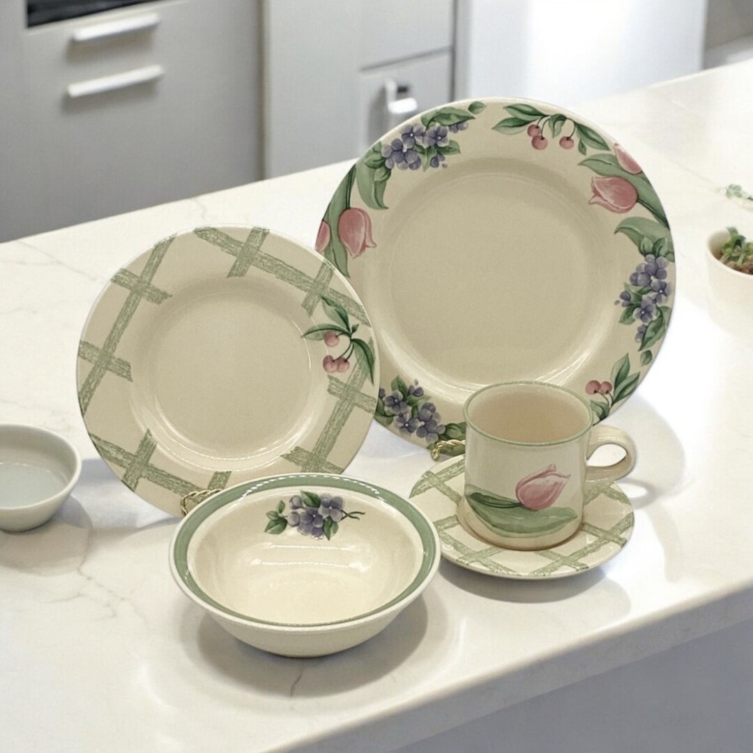 Pfaltzgraff Garden Party Stoneware Dish With Floral Design (P.10