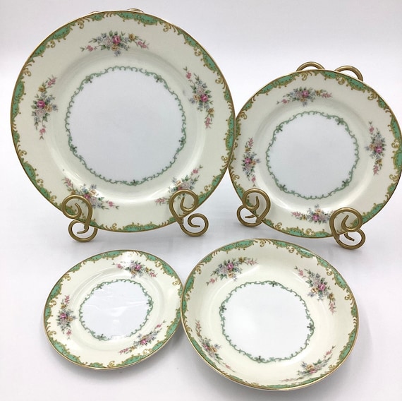 Vintage Noritake 4-piece Place Setting, Green Floral Border (F9-5