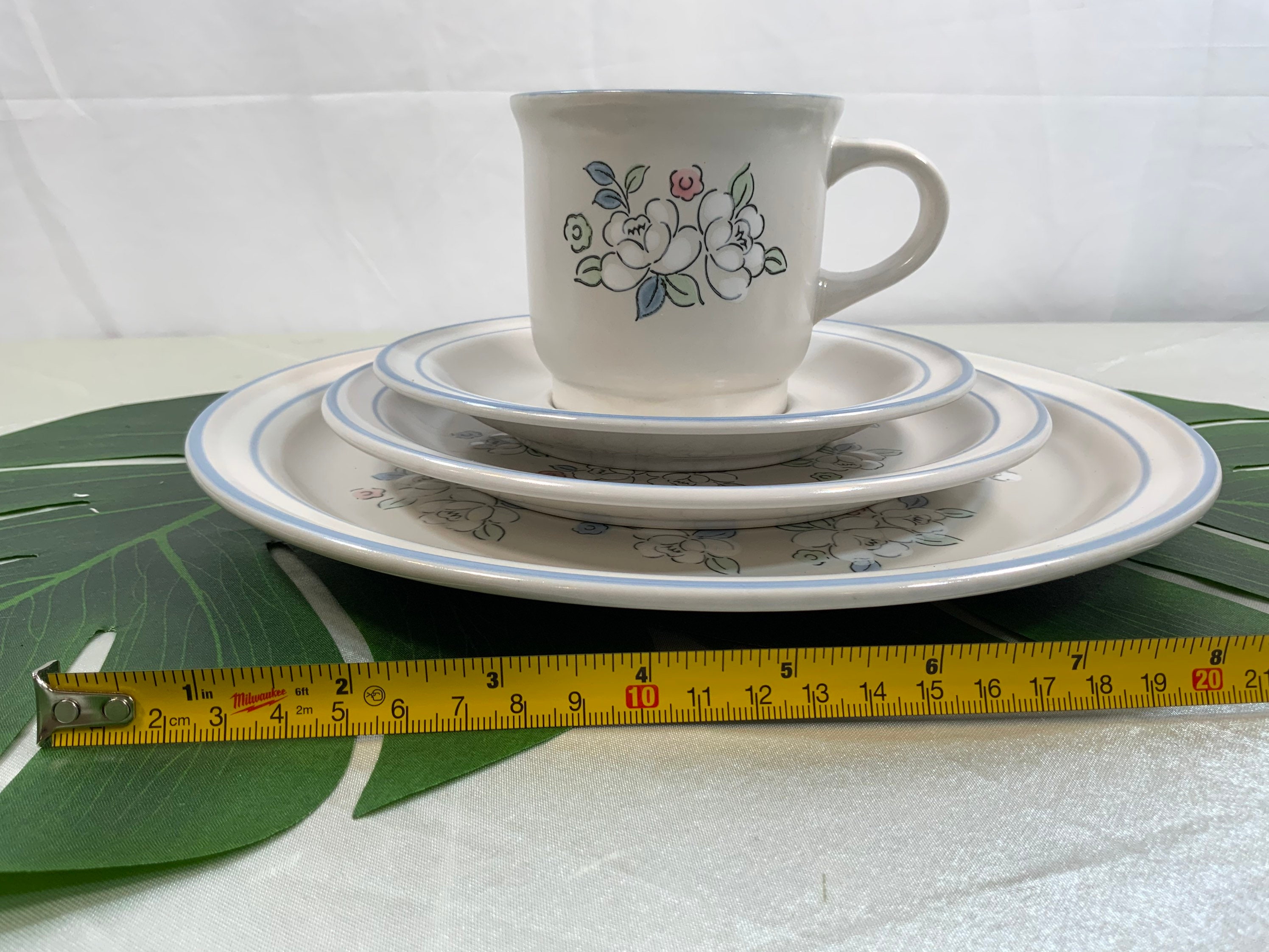 Chantilly Flour De Lune Set of 4 Pieces by Hearthside Japan
