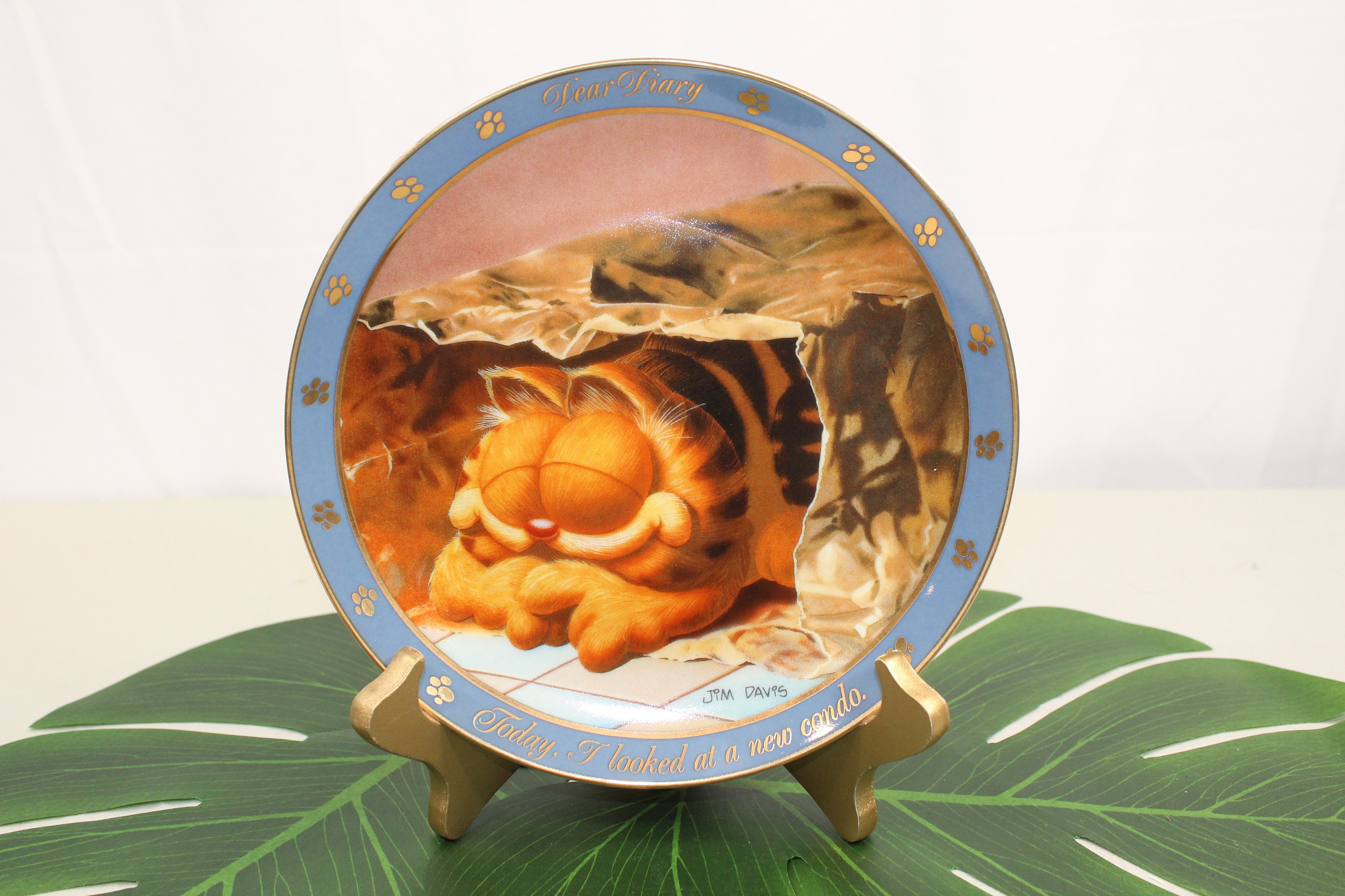 Vintage Garfield Decorative Plate Set, 8 Piece Collector's Edition