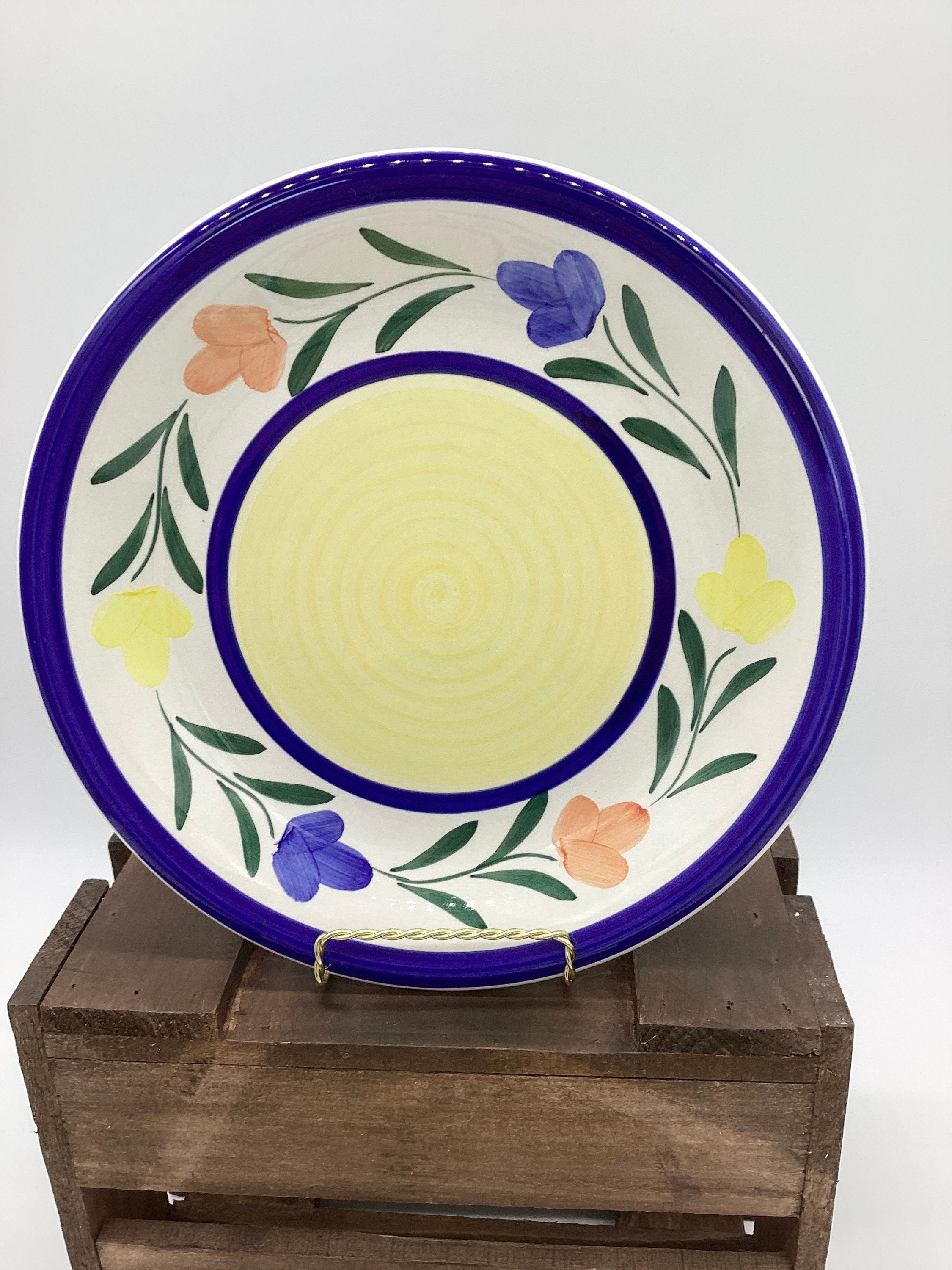 Gibson Dahlia Dinner Plate Yellow Center Cobalt Blue Trim Plate Gibson Dahlia Dinner Plate Yellow Center Cobalt Blue Trim Plate