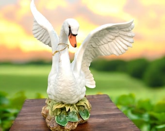 Homco Porcelain Swan Figurine, 1987 Masterpiece with COA (L5-6)