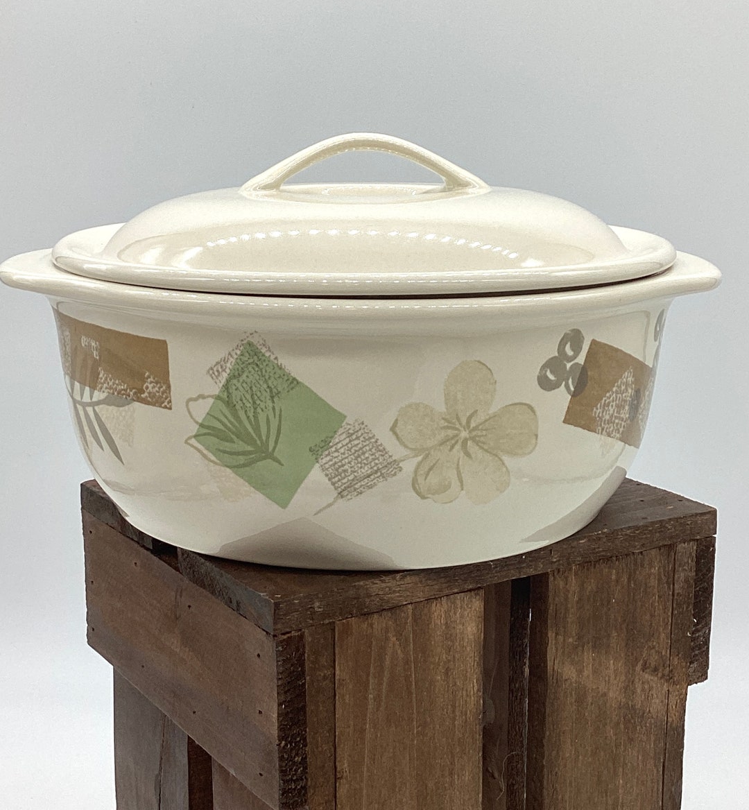 Corelle Coordinates Round Covered Casserole Dish Oven to Table