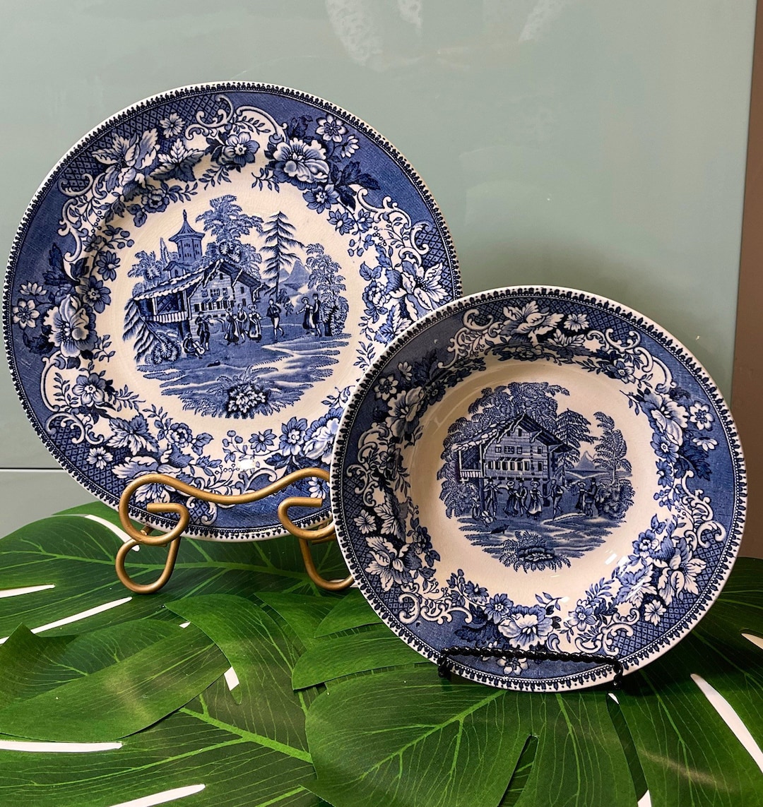 White and Blue Avon Cottage Dinnerware THOS Hughes Son LTD Longport  Staffordshire England White and Blue Vintage Colonial Dishes (P6-1)  UK
