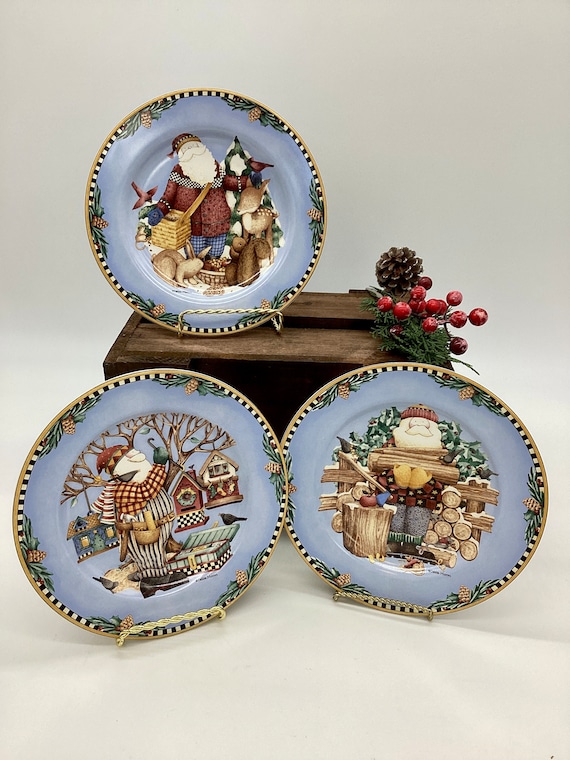 Sakura Christmas Salad Plates (set of 3) - Debbie Mumm Woodland