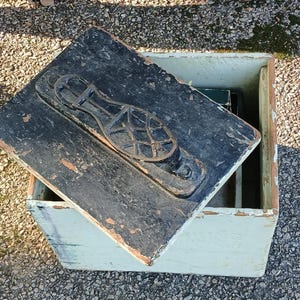 Vintage Shoe Shine Kit - Shoe Shine Box - Vintage Storage Box - Vintage Shoe Box - Vintage Memorabilia