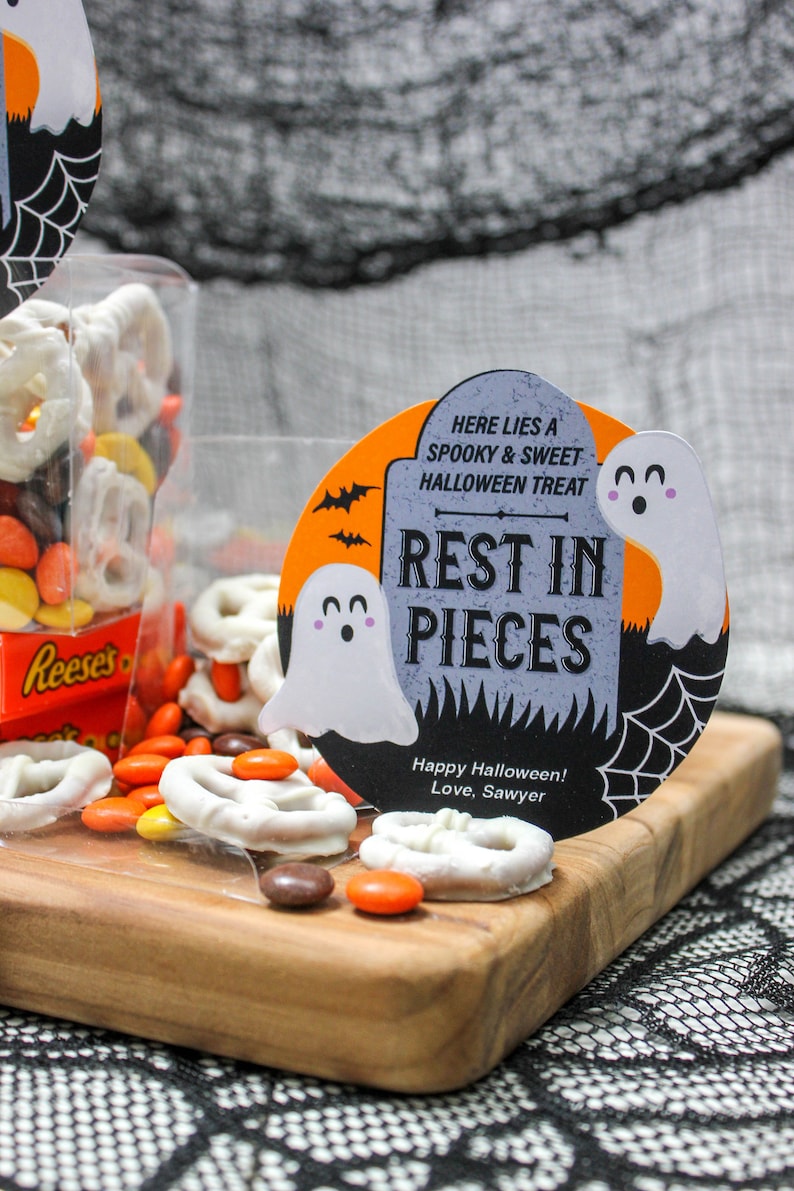 Rest in Pieces Tombstone Halloween presentetikett, Halloween godispåseetikett, Halloween presentetikett, Halloween, Lägg bara till konfetti - DIREKT NEDLADDNING bild 5