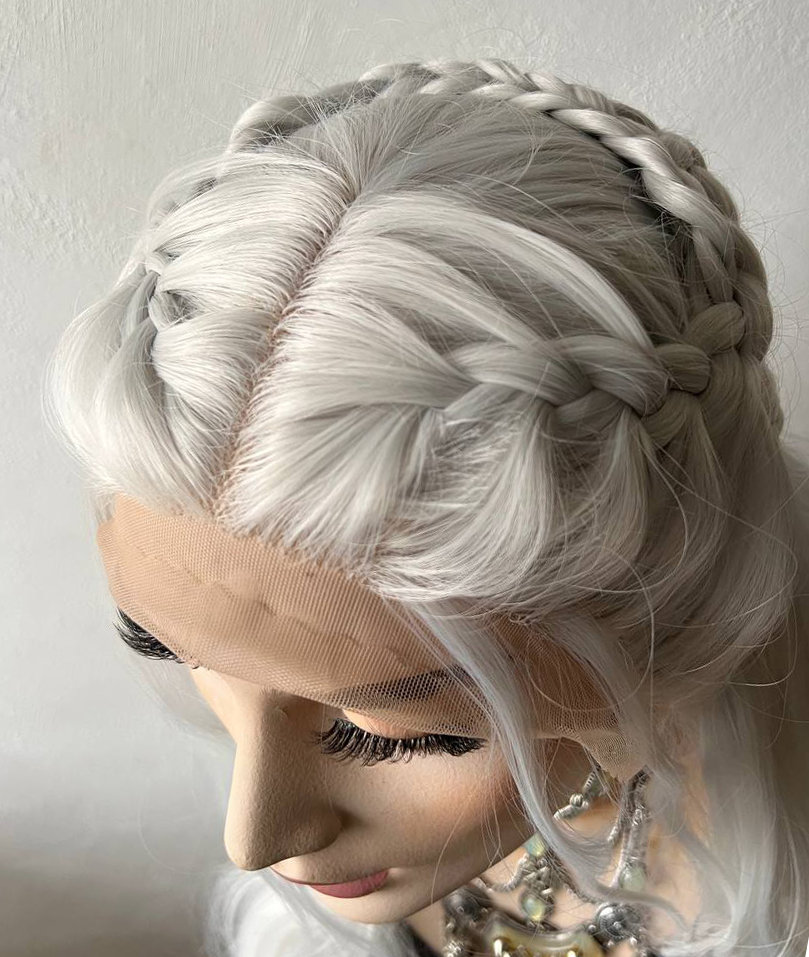 ウェーブホワイト編み込みファンタジーウィッグ（オーダーメイド