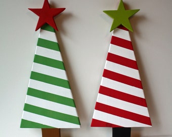 Montado pintado a mano decorativos árboles de Navidad - casa y decoración para Navidad - de tablero repurposed granero y otras maderas