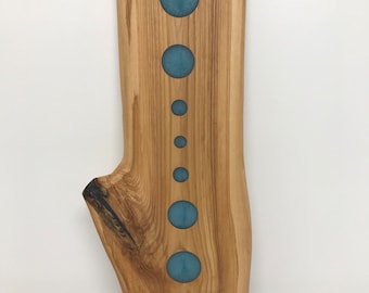 Charcutería o tabla para servir de madera de fresno y epoxi azul