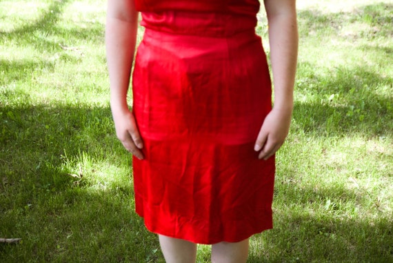1960s Handmade Bright Red Silk Wiggle Dress - image 7