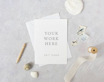 Digital file - 5x7" card mockup - Psd smart object + Png + Jpeg - Showcase your work online with digital mockups - instant download
